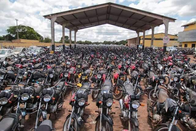 Detran isenta di&aacute;rias de ve&iacute;culos retidos em p&aacute;tios durante falha no sistema
