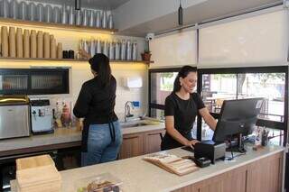 Cookies e brownies deram t&atilde;o certo que viraram cafeteria de cunhadas