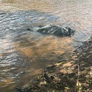Trabalhador que extraía areia em balsa é encontrado morto em Corguinho Trabalhador que extraía areia em balsa é encontrado morto em Corguinho
