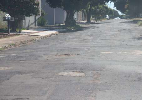 Com mais equipes, prefeitura promete 1,5 mil buracos tapados por dia 
