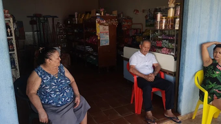 Após perder 5 filhos, dona Maria criou 8 e fez história atrás do balcão Após perder 5 filhos, dona Maria criou 8 e fez história atrás do balcão