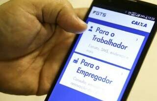 FGTS pode distribuir R$ 13 bilhões a trabalhadores até agosto FGTS pode distribuir R$ 13 bilhões a trabalhadores até agosto