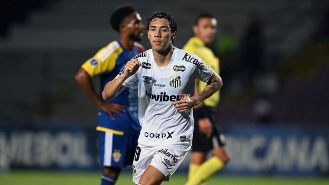 Santos goleia time venezuelano e fica perto das oitavas da Sul-Americana