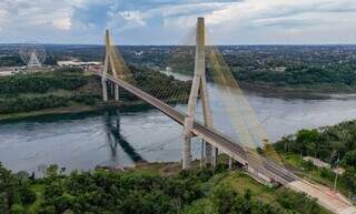 Tempo pode adiar cerimônia que oficializará "beijo" da Ponte Bioceânica Tempo pode adiar cerimônia que oficializará "beijo" da Ponte Bioceânica