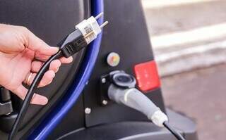 Com alta dos elétricos, bombeiros alertam para instalação de ponto de recarga Com alta dos elétricos, bombeiros alertam para instalação de ponto de recarga