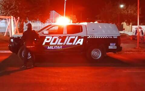 Homem &eacute; preso por matar suposto amante da mulher em oficina mec&acirc;nica