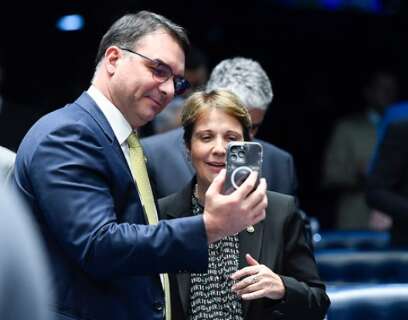 Tereza Cristina d&aacute; resposta final e descarta ser vice de Fl&aacute;vio Bolsonaro
