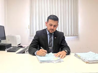 Juiz diz que v&iacute;nculo afetivo definiu guarda de autista agredida pelo padrasto