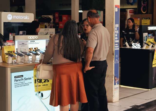 MTE regulamenta negocia&ccedil;&atilde;o coletiva para o com&eacute;rcio funcionar nos feriados