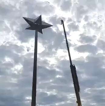 Cl&aacute;ssicas lumin&aacute;rias em forma de estrela d&atilde;o lugar ao LED em trecho da BR-163