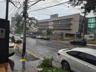 Chuva volta &agrave; Capital e confirma previs&atilde;o de mudan&ccedil;a no tempo