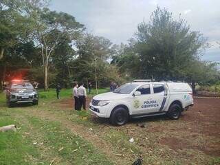 Homem &eacute; morto a golpes de faca e pauladas em aldeia e 2 autores s&atilde;o presos