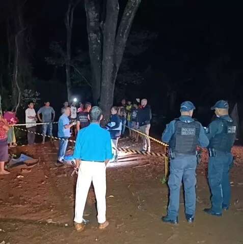 Homem &eacute; condenado a 36 anos por matar companheira com foice na frente dos filhos