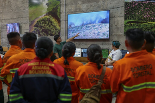 Militares da Bol&iacute;via fazem interc&acirc;mbio em MS para aprimorar combate a fogo