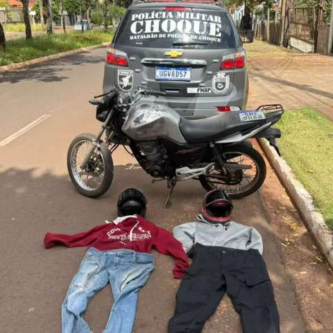 Choque encontra moto e roupas usadas em execu&ccedil;&atilde;o de empres&aacute;rio