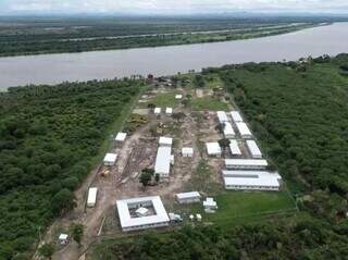 Na lama, expedi&ccedil;&otilde;es abriram caminho para ponte que agora une Brasil e Paraguai