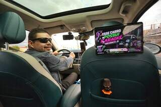 Denilson colocou karaokê em carro e fez corridas de app virarem show Denilson colocou karaokê em carro e fez corridas de app virarem show