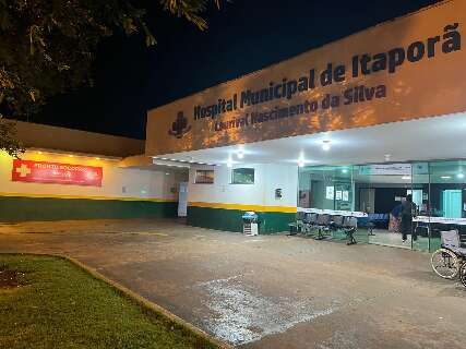Entregador perde controle de moto, bate em &aacute;rvore e morre no hospital