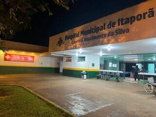 Entregador perde controle de moto, bate em árvore e morre no hospital Entregador perde controle de moto, bate em árvore e morre no hospital