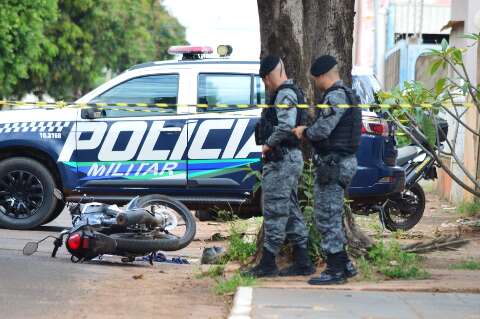 Motociclista &eacute; baleado durante fuga de abordagem policial na regi&atilde;o do Nhanh&aacute;