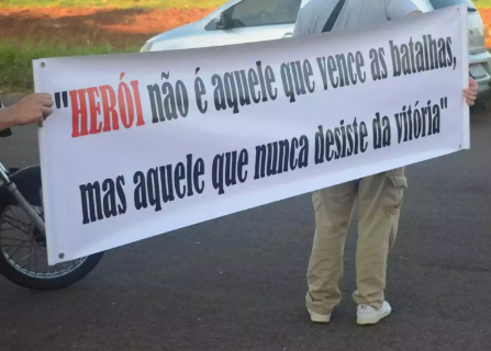 T&eacute;cnico de enfermagem suspeito de estupro em UTI &eacute; solto e recebido com cartaz