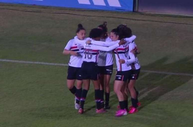 São Paulo assume liderança do Brasileirão Feminino após vitória sobre Cruzeiro