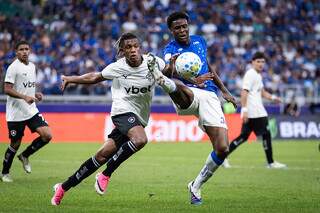 Botafogo vence o Cruzeiro no Mineirão e entra no G7 do Brasileirão Botafogo vence o Cruzeiro no Mineirão e entra no G7 do Brasileirão