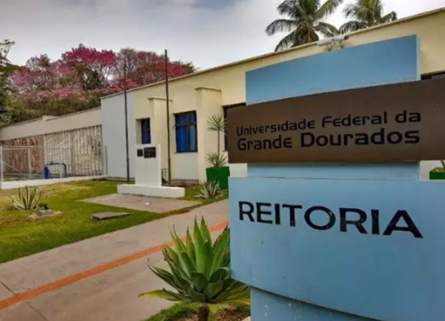 UFGD est&aacute; com matr&iacute;culas abertas para cursos de Ingl&ecirc;s e Espanhol 