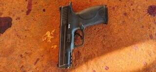 Choque apreende pistola 9 mm, revólver e drogas após ação com dois mortos Choque apreende pistola 9 mm, revólver e drogas após ação com dois mortos