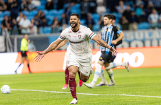 Fluminense sofre empate no fim e fica no 1 a 1 com o Grêmio Fluminense sofre empate no fim e fica no 1 a 1 com o Grêmio