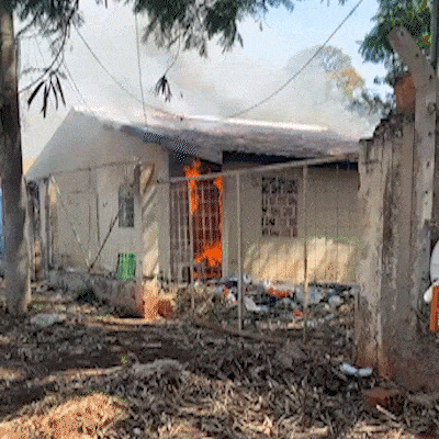 Casa usada como abrigo por pessoas em situa&ccedil;&atilde;o de rua pega fogo no Vilas Boas