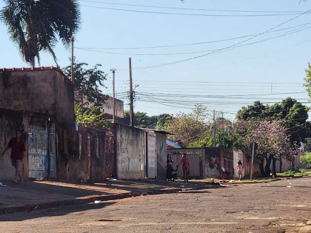 &ldquo;Tem que se fazer de cega, muda e surda&rdquo;, diz moradora sobre viol&ecirc;ncia na Nhanh&aacute;