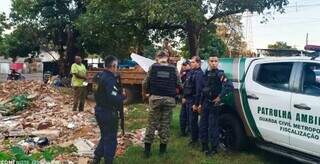 Homem recebe multa de R$ 10 mil por jogar lixo em avenida de Campo Grande