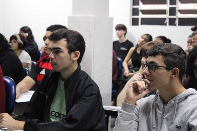 Prefeitura abre 250 vagas para curso gratuito de reda&ccedil;&atilde;o do Enem
