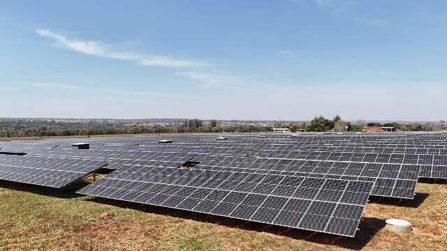 Sem instalar painel, consumidores de MS reduzem até 30% da conta de luz