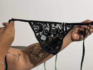 Cueca de renda? Em Campo Grande homem tamb&eacute;m usa calcinha fio dental masculina