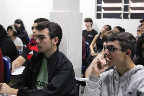 Prefeitura abre 250 vagas para curso gratuito de reda&ccedil;&atilde;o do Enem