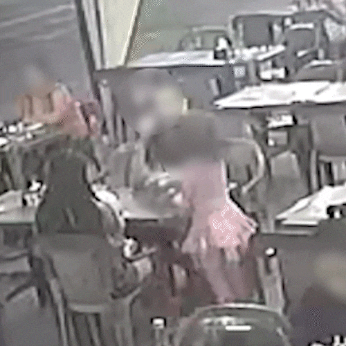 C&acirc;mera flagra homem usando crian&ccedil;a para furtar celular em espetaria