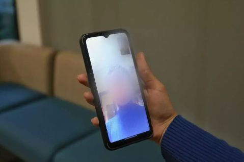 Golpista simula audi&ecirc;ncia virtual e faz mulher perder R$ 9,3 mil