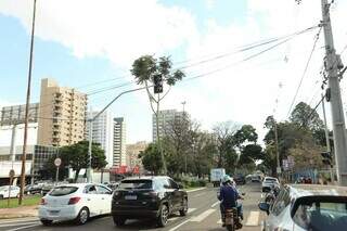 &ldquo;Apag&atilde;o&rdquo; na Av. Afonso Pena deixa sem&aacute;foros desligados e at&eacute; prefeitura sem luz