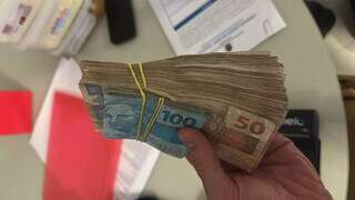 Esquema movimentou R$ 100 milhões em dinheiro vivo do jogo do bicho carioca Esquema movimentou R$ 100 milhões em dinheiro vivo do jogo do bicho carioca