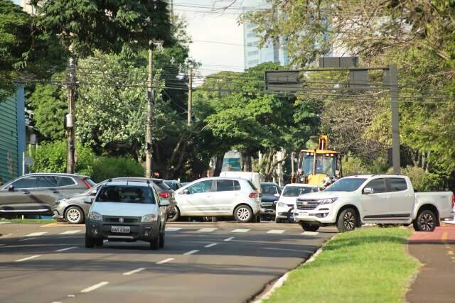 &ldquo;Apag&atilde;o&rdquo; na Av. Afonso Pena deixa sem&aacute;foros desligados e at&eacute; prefeitura sem luz