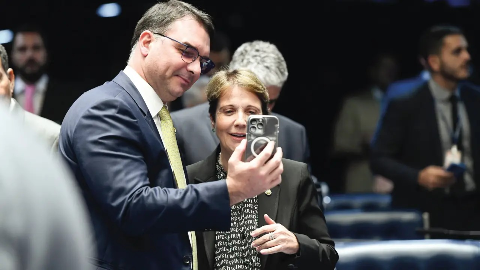 Ap&oacute;s negar por meses, Tereza abre di&aacute;logo para ser vice de Fl&aacute;vio Bolsonaro
