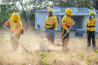 Fogo vira aliado no combate a inc&ecirc;ndios no Pantanal em a&ccedil;&atilde;o na APA Ba&iacute;a Negra