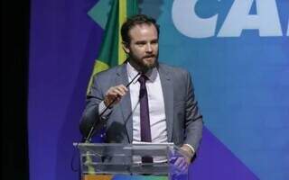 Ministro da Fazenda chega a MS para agenda de 2 dias com políticos e empresários Ministro da Fazenda chega a MS para agenda de 2 dias com políticos e empresários