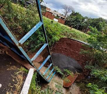 Ponte cede ap&oacute;s temporal e interrompe liga&ccedil;&atilde;o entre Jardim Leblon e S&atilde;o Conrado