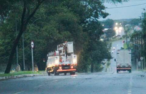 Tempestade deixa sete bairros de Campo Grande sem energia el&eacute;trica