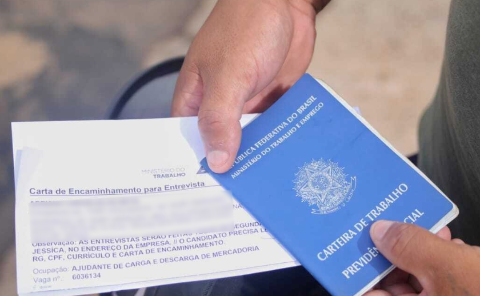 56% dos leitores aceitariam emprego intermitente para complementar renda