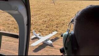 Aeronave suspeita de transportar drogas é interceptada a tiros pela FAB Aeronave suspeita de transportar drogas é interceptada a tiros pela FAB