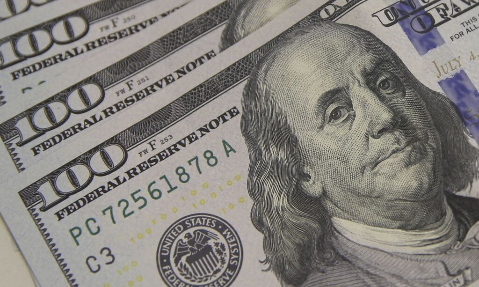 D&oacute;lar sobe no &uacute;ltimo preg&atilde;o, mas fecha julho com queda de 1,81% no m&ecirc;s